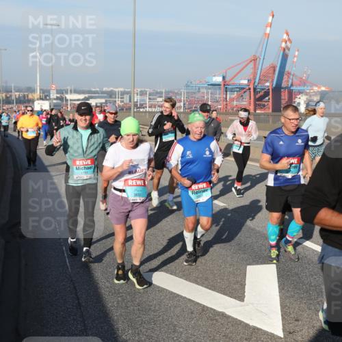 03.10.2025 - Köhlbrandbrückenlauf Yannick Fuchs http://msf.ph/oto/9178458 03.10.2025 08:50:10 Position 2 1794, 3833, 3505, 2168 meine-sportfotos.de