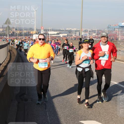 03.10.2025 - Köhlbrandbrückenlauf Yannick Fuchs http://msf.ph/oto/9178504 03.10.2025 08:50:14 Position 2 1650, 1667 meine-sportfotos.de