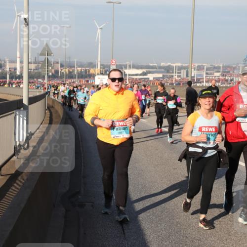 03.10.2025 - Köhlbrandbrückenlauf Yannick Fuchs http://msf.ph/oto/9178506 03.10.2025 08:50:14 Position 2 1667 meine-sportfotos.de