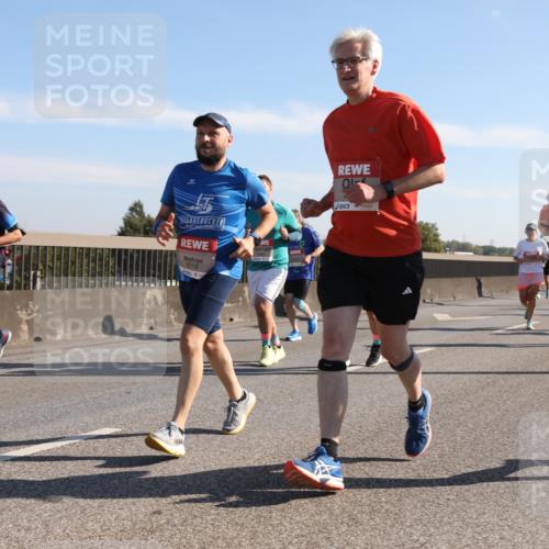 03.10.2025 - Köhlbrandbrückenlauf Yannick Fuchs http://msf.ph/oto/9178515 03.10.2025 11:17:59 Position 3 6719, 01 meine-sportfotos.de