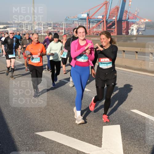 03.10.2025 - Köhlbrandbrückenlauf Yannick Fuchs http://msf.ph/oto/9178561 03.10.2025 08:50:21 Position 2 3576, 1467, 1049 meine-sportfotos.de