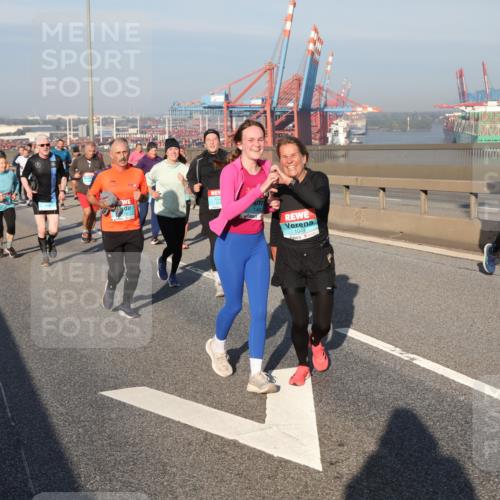 03.10.2025 - Köhlbrandbrückenlauf Yannick Fuchs http://msf.ph/oto/9178565 03.10.2025 08:50:21 Position 2 1049 meine-sportfotos.de