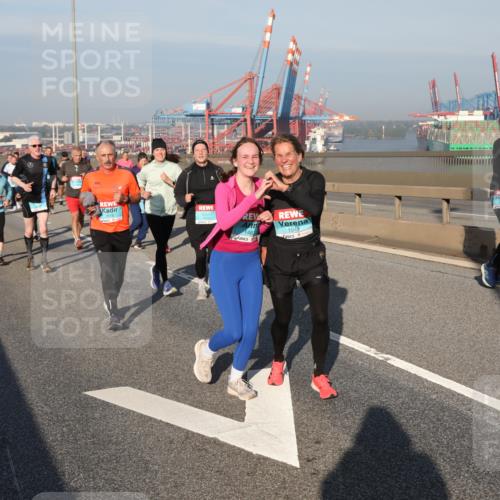 03.10.2025 - Köhlbrandbrückenlauf Yannick Fuchs http://msf.ph/oto/9178567 03.10.2025 08:50:21 Position 2 146, 1049 meine-sportfotos.de