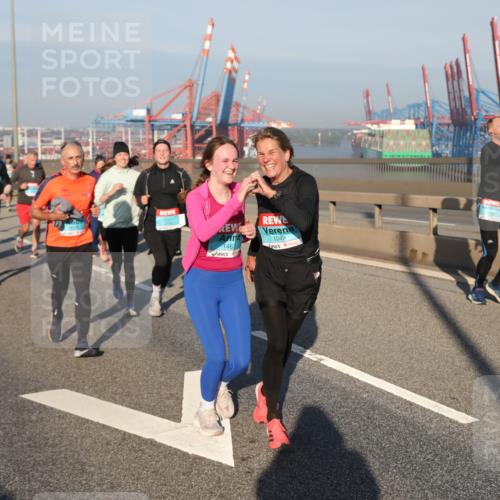 03.10.2025 - Köhlbrandbrückenlauf Yannick Fuchs http://msf.ph/oto/9178573 03.10.2025 08:50:22 Position 2 1461, 1049 meine-sportfotos.de