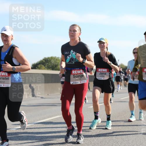 03.10.2025 - Köhlbrandbrückenlauf Yannick Fuchs http://msf.ph/oto/9178576 03.10.2025 11:18:05 Position 3 6512, 4641, 4794, 4806 meine-sportfotos.de