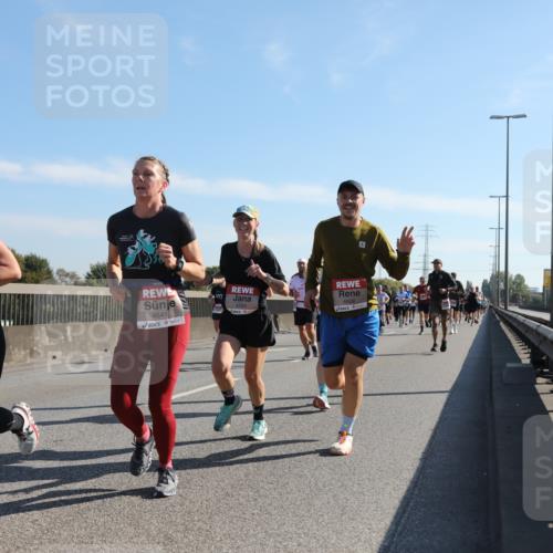 03.10.2025 - Köhlbrandbrückenlauf Yannick Fuchs http://msf.ph/oto/9178582 03.10.2025 11:18:06 Position 3 6512, 4641, 4794, 4806 meine-sportfotos.de