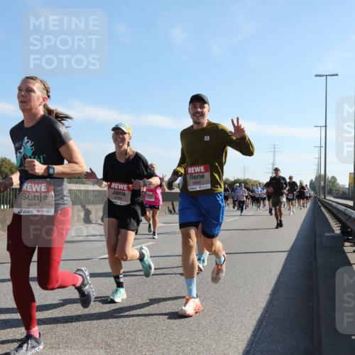 03.10.2025 - Köhlbrandbrückenlauf Yannick Fuchs http://msf.ph/oto/9178586 03.10.2025 11:18:06 Position 3 4641, 36, 4794, 4806 meine-sportfotos.de