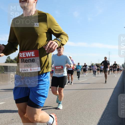 03.10.2025 - Köhlbrandbrückenlauf Yannick Fuchs http://msf.ph/oto/9178596 03.10.2025 11:18:07 Position 3 4794, 4806, 4544 meine-sportfotos.de