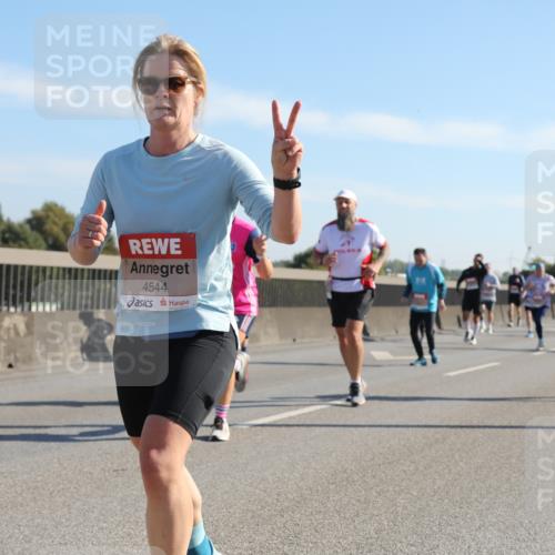 03.10.2025 - Köhlbrandbrückenlauf Yannick Fuchs http://msf.ph/oto/9178600 03.10.2025 11:18:07 Position 3 4544 meine-sportfotos.de