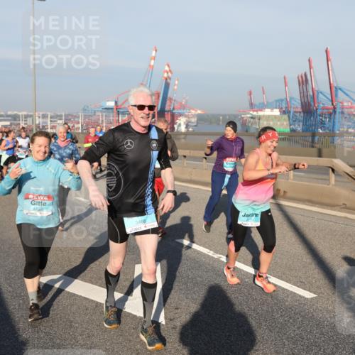 03.10.2025 - Köhlbrandbrückenlauf Yannick Fuchs http://msf.ph/oto/9178604 03.10.2025 08:50:25 Position 2 1737, 3468, 3273 meine-sportfotos.de