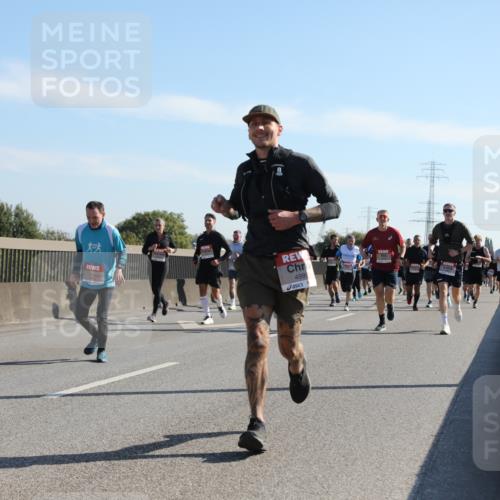 03.10.2025 - Köhlbrandbrückenlauf Yannick Fuchs http://msf.ph/oto/9178611 03.10.2025 11:18:09 Position 3 4995 meine-sportfotos.de