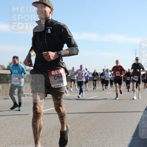 03.10.2025 - Köhlbrandbrückenlauf Yannick Fuchs http://msf.ph/oto/9178619 03.10.2025 11:18:10 Position 3 4995 meine-sportfotos.de