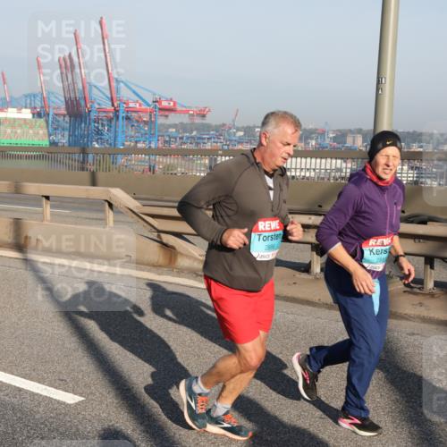 03.10.2025 - Köhlbrandbrückenlauf Yannick Fuchs http://msf.ph/oto/9178621 03.10.2025 08:50:27 Position 2 2886, 118, 288 meine-sportfotos.de