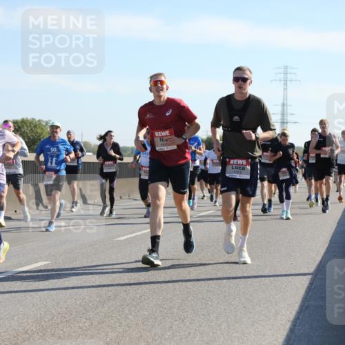 03.10.2025 - Köhlbrandbrückenlauf Yannick Fuchs http://msf.ph/oto/9178630 03.10.2025 11:18:11 Position 3 50, 6305, 4761 meine-sportfotos.de
