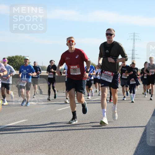 03.10.2025 - Köhlbrandbrückenlauf Yannick Fuchs http://msf.ph/oto/9178631 03.10.2025 11:18:11 Position 3 4352, 50, 6305, 4761 meine-sportfotos.de