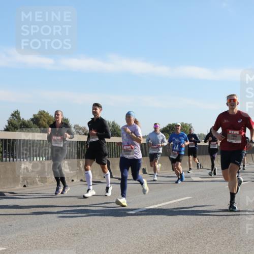 03.10.2025 - Köhlbrandbrückenlauf Yannick Fuchs http://msf.ph/oto/9178633 03.10.2025 11:18:12 Position 3 4410, 4352, 6305, 50, 4761 meine-sportfotos.de