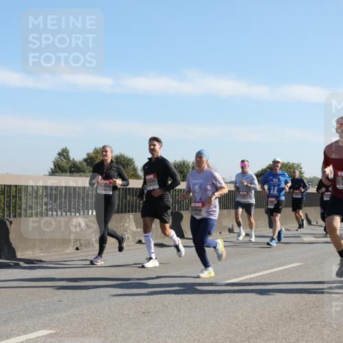 03.10.2025 - Köhlbrandbrückenlauf Yannick Fuchs http://msf.ph/oto/9178635 03.10.2025 11:18:12 Position 3 50, 6305, 4761 meine-sportfotos.de