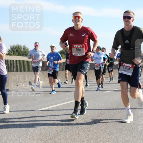 03.10.2025 - Köhlbrandbrückenlauf Yannick Fuchs http://msf.ph/oto/9178638 03.10.2025 11:18:12 Position 3 4352, 50, 6305, 4761 meine-sportfotos.de