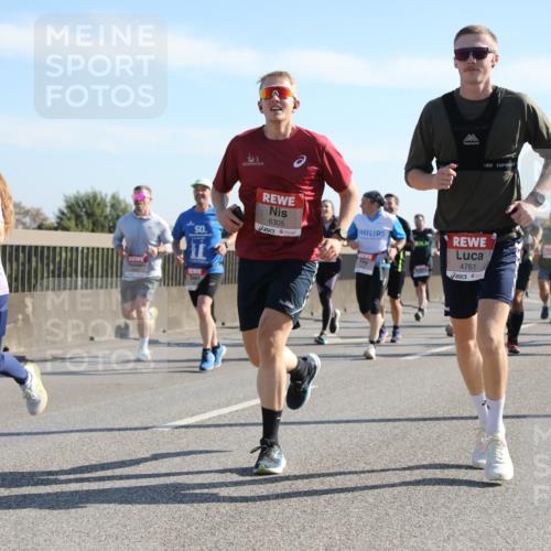 03.10.2025 - Köhlbrandbrückenlauf Yannick Fuchs http://msf.ph/oto/9178640 03.10.2025 11:18:12 Position 3 4352, 6305, 50, 4761 meine-sportfotos.de