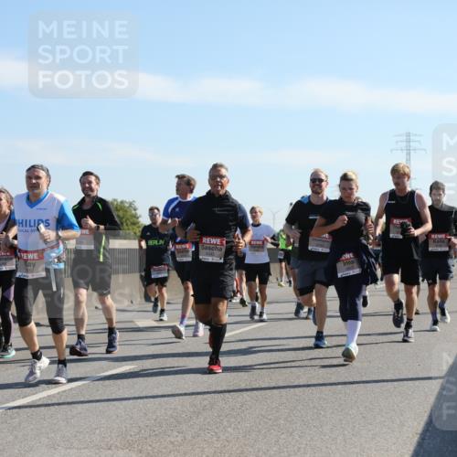 03.10.2025 - Köhlbrandbrückenlauf Yannick Fuchs http://msf.ph/oto/9178655 03.10.2025 11:18:14 Position 3 352, 4343, 5740, 4822 meine-sportfotos.de