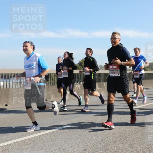 03.10.2025 - Köhlbrandbrückenlauf Yannick Fuchs http://msf.ph/oto/9178668 03.10.2025 11:18:16 Position 3 4343, 4822 meine-sportfotos.de