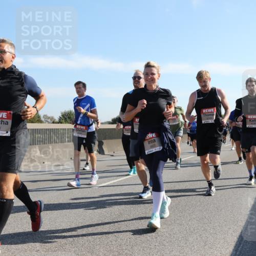 03.10.2025 - Köhlbrandbrückenlauf Yannick Fuchs http://msf.ph/oto/9178670 03.10.2025 11:18:16 Position 3 6751, 4343, 4822, 5745 meine-sportfotos.de