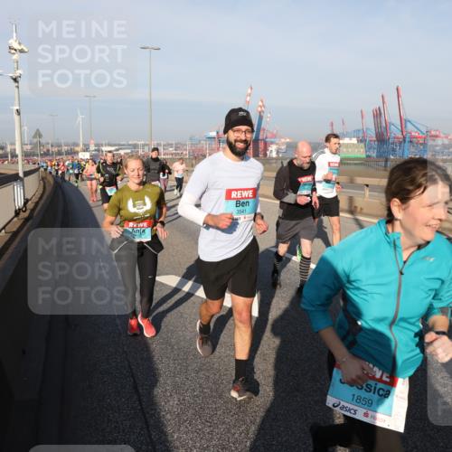 03.10.2025 - Köhlbrandbrückenlauf Yannick Fuchs http://msf.ph/oto/9178678 03.10.2025 08:50:34 Position 2 3541, 1859 meine-sportfotos.de