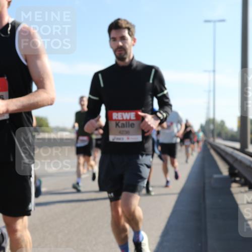 03.10.2025 - Köhlbrandbrückenlauf Yannick Fuchs http://msf.ph/oto/9178684 03.10.2025 11:18:17 Position 3 4236 meine-sportfotos.de