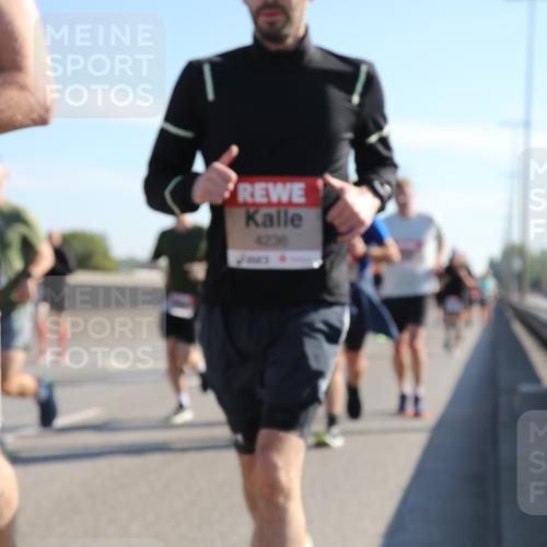 03.10.2025 - Köhlbrandbrückenlauf Yannick Fuchs http://msf.ph/oto/9178686 03.10.2025 11:18:17 Position 3 4236 meine-sportfotos.de