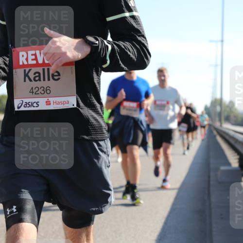 03.10.2025 - Köhlbrandbrückenlauf Yannick Fuchs http://msf.ph/oto/9178687 03.10.2025 11:18:18 Position 3 4236 meine-sportfotos.de