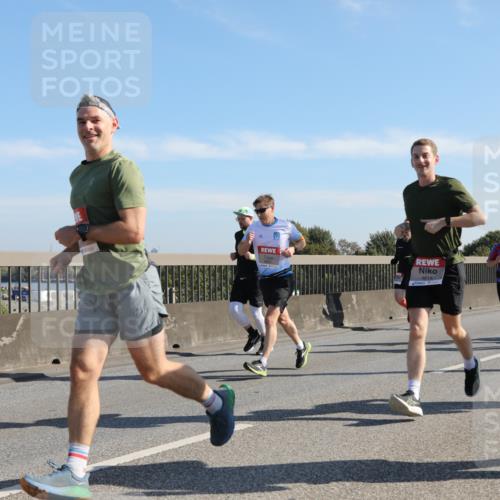 03.10.2025 - Köhlbrandbrückenlauf Yannick Fuchs http://msf.ph/oto/9178695 03.10.2025 11:18:19 Position 3 4358, 4614 meine-sportfotos.de