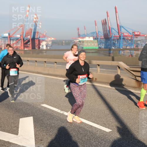 03.10.2025 - Köhlbrandbrückenlauf Yannick Fuchs http://msf.ph/oto/9178725 03.10.2025 08:50:38 Position 2  meine-sportfotos.de