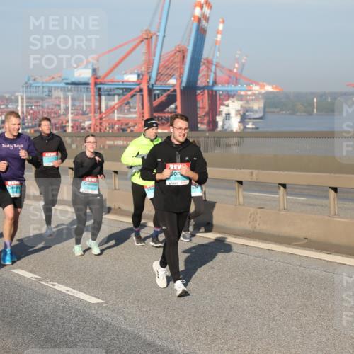 03.10.2025 - Köhlbrandbrückenlauf Yannick Fuchs http://msf.ph/oto/9178756 03.10.2025 08:50:42 Position 2 2641, 3557 meine-sportfotos.de