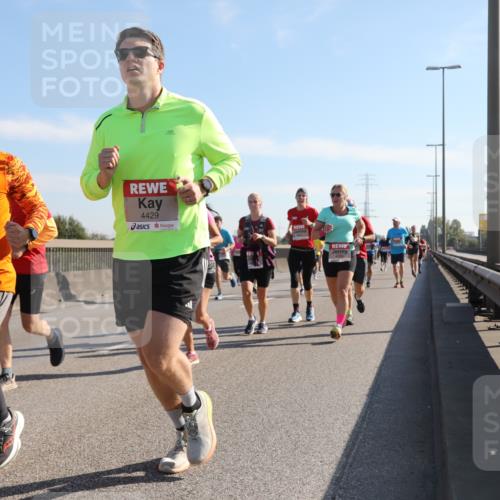 03.10.2025 - Köhlbrandbrückenlauf Yannick Fuchs http://msf.ph/oto/9178760 03.10.2025 11:18:26 Position 3 4502, 4429 meine-sportfotos.de