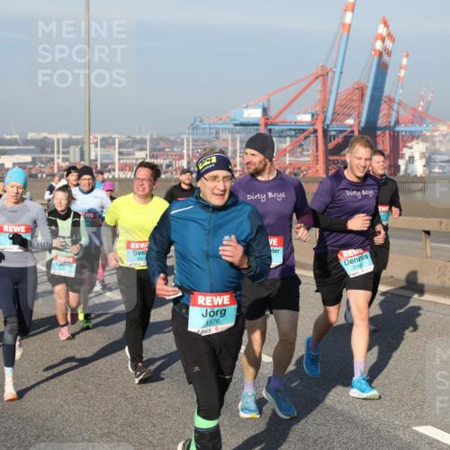 03.10.2025 - Köhlbrandbrückenlauf Yannick Fuchs http://msf.ph/oto/9178773 03.10.2025 08:50:44 Position 2 3417, 1663, 1503, 1576, 2269, 2641 meine-sportfotos.de