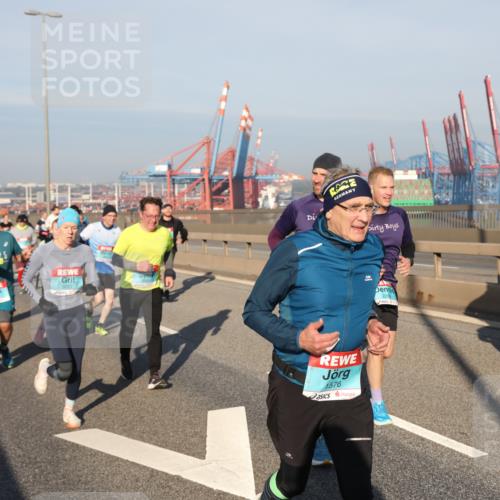 03.10.2025 - Köhlbrandbrückenlauf Yannick Fuchs http://msf.ph/oto/9178780 03.10.2025 08:50:45 Position 2 3051, 1576, 226 meine-sportfotos.de