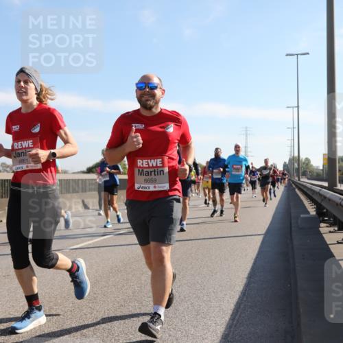03.10.2025 - Köhlbrandbrückenlauf Yannick Fuchs http://msf.ph/oto/9178782 03.10.2025 11:18:29 Position 3 15, 6661, 6659 meine-sportfotos.de