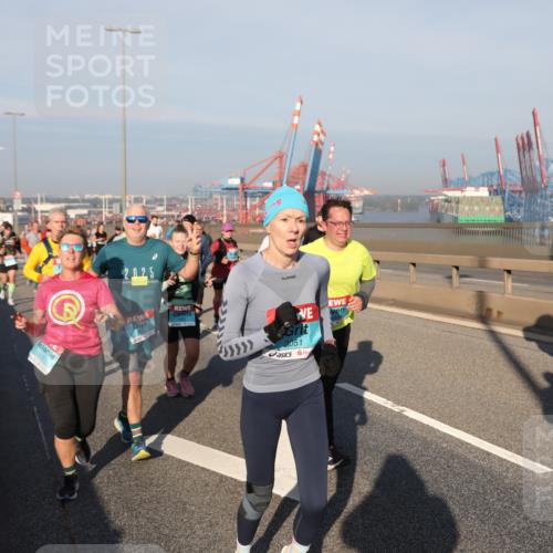 03.10.2025 - Köhlbrandbrückenlauf Yannick Fuchs http://msf.ph/oto/9178788 03.10.2025 08:50:47 Position 2 3417, 2025, 3051 meine-sportfotos.de