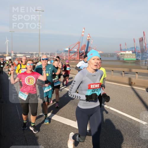 03.10.2025 - Köhlbrandbrückenlauf Yannick Fuchs http://msf.ph/oto/9178789 03.10.2025 08:50:47 Position 2 3417, 3697 meine-sportfotos.de