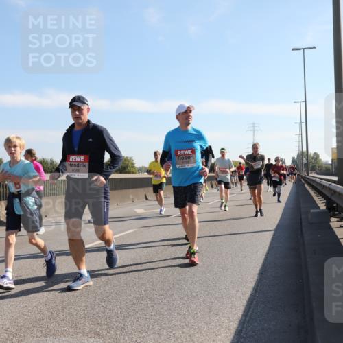 03.10.2025 - Köhlbrandbrückenlauf Yannick Fuchs http://msf.ph/oto/9178802 03.10.2025 11:18:30 Position 3 6388, 4724 meine-sportfotos.de