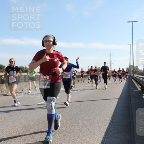 03.10.2025 - Köhlbrandbrückenlauf Yannick Fuchs http://msf.ph/oto/9178850 03.10.2025 11:18:35 Position 3 4782, 4710 meine-sportfotos.de