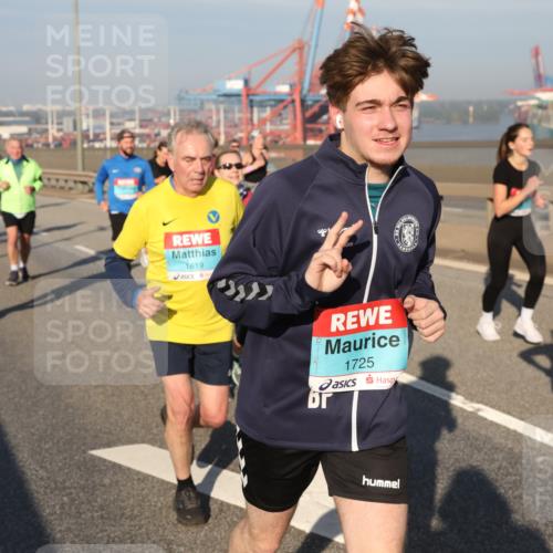 03.10.2025 - Köhlbrandbrückenlauf Yannick Fuchs http://msf.ph/oto/9178859 03.10.2025 08:50:54 Position 2 1619, 1725, 3239 meine-sportfotos.de