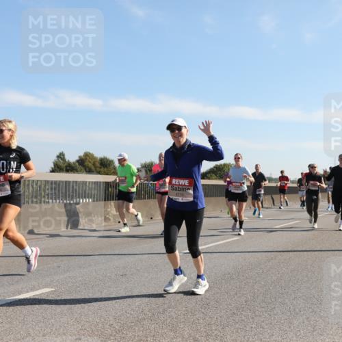 03.10.2025 - Köhlbrandbrückenlauf Yannick Fuchs http://msf.ph/oto/9178862 03.10.2025 11:18:36 Position 3 5644, 4710 meine-sportfotos.de