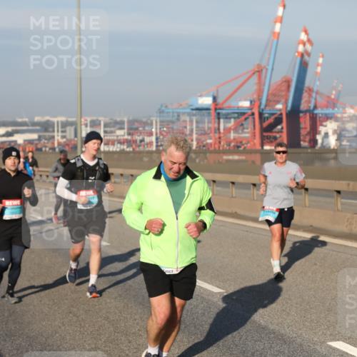 03.10.2025 - Köhlbrandbrückenlauf Yannick Fuchs http://msf.ph/oto/9178887 03.10.2025 08:50:58 Position 2  meine-sportfotos.de