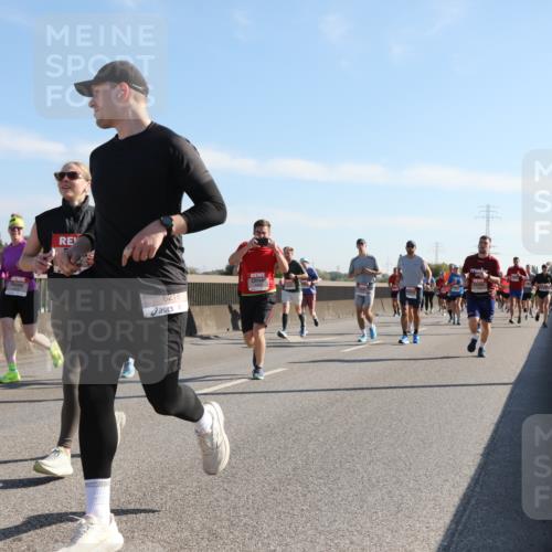 03.10.2025 - Köhlbrandbrückenlauf Yannick Fuchs http://msf.ph/oto/9178903 03.10.2025 11:18:39 Position 3 6218 meine-sportfotos.de