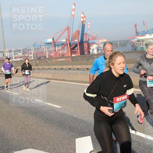 03.10.2025 - Köhlbrandbrückenlauf Yannick Fuchs http://msf.ph/oto/9178917 03.10.2025 08:51:04 Position 2 375, 2421 meine-sportfotos.de