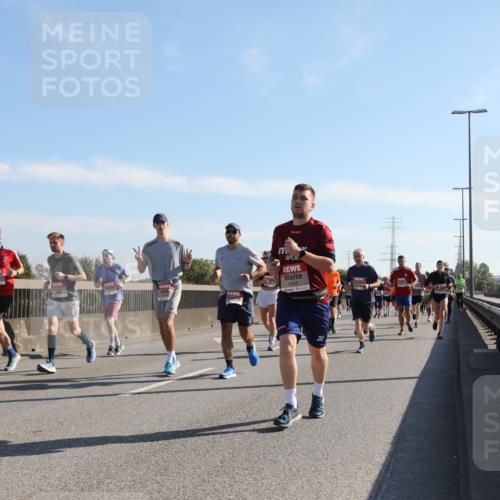 03.10.2025 - Köhlbrandbrückenlauf Yannick Fuchs http://msf.ph/oto/9178930 03.10.2025 11:18:42 Position 3  meine-sportfotos.de