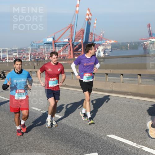 03.10.2025 - Köhlbrandbrückenlauf Yannick Fuchs http://msf.ph/oto/9178931 03.10.2025 08:51:09 Position 2 1815, 3762, 1834 meine-sportfotos.de