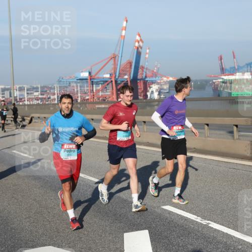03.10.2025 - Köhlbrandbrückenlauf Yannick Fuchs http://msf.ph/oto/9178937 03.10.2025 08:51:09 Position 2 1815, 3762, 984 meine-sportfotos.de