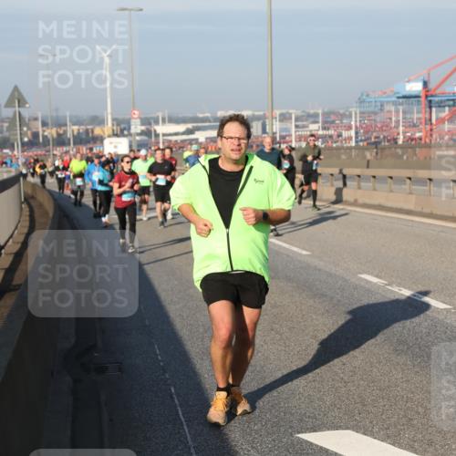 03.10.2025 - Köhlbrandbrückenlauf Yannick Fuchs http://msf.ph/oto/9178946 03.10.2025 08:51:11 Position 2  meine-sportfotos.de